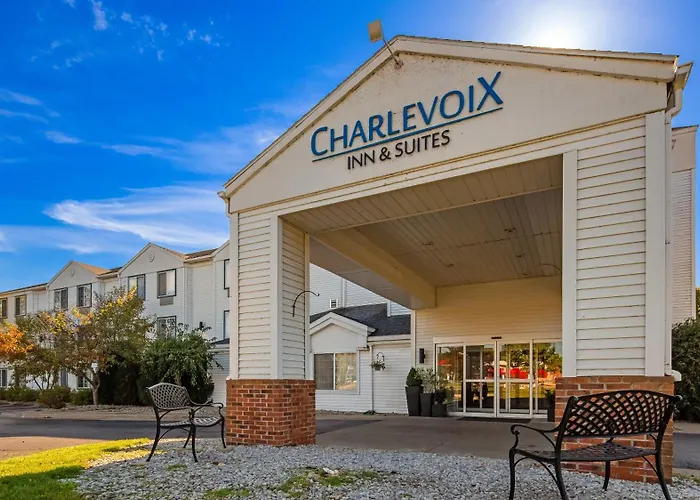 Charlevoix Inn & Suites Surestay Collection By Best Western